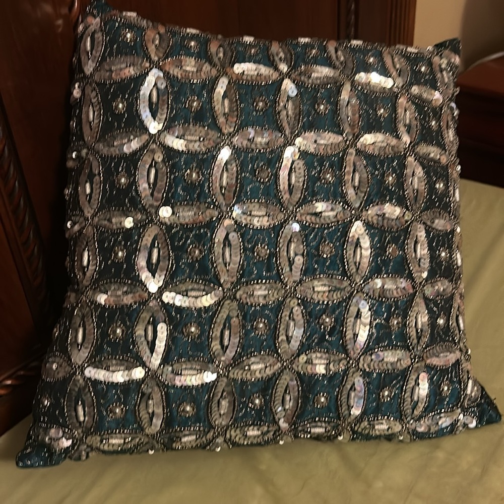Three sequenced boho pillows - Picture 4 of 4